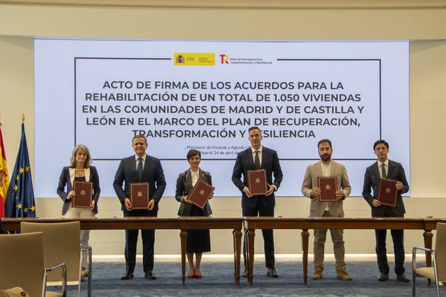 MIVAU firma acuerdos con Madrid y Castilla y León para rehabilitar 1.050 viviendas