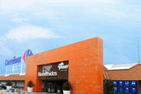 Finalizan las obras de renovación del centro comercial El Pinar