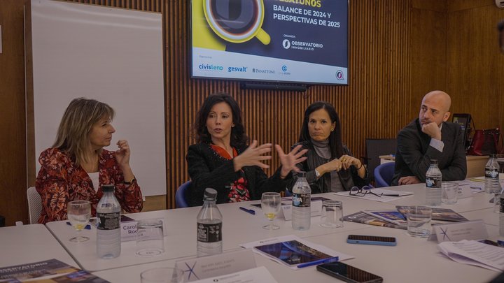Desayuno Editorial &#x27;Perspectivas inmobiliarias 2025&#x27;, organizado por Observatorio Inmobiliario.