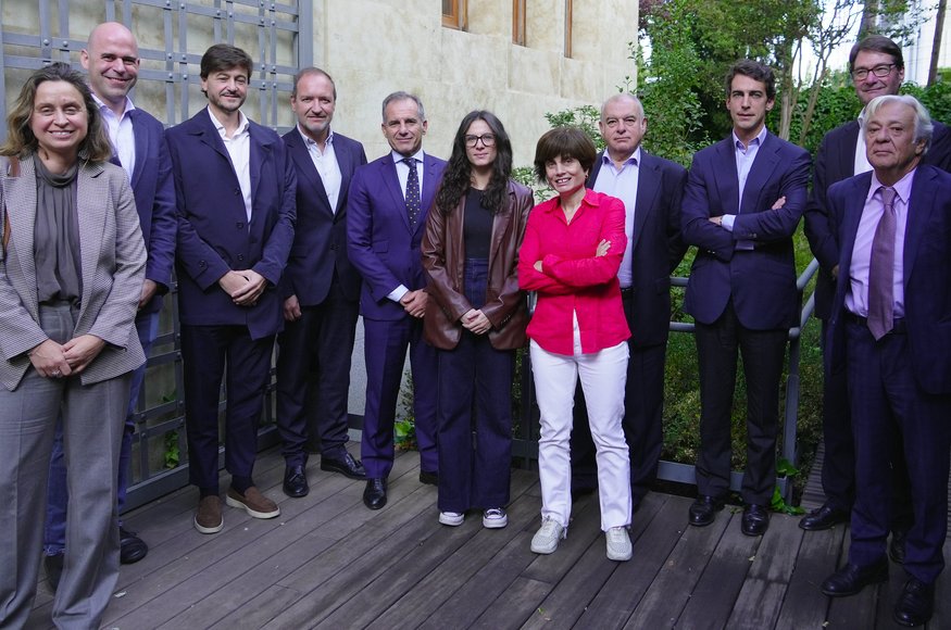 Protagonistas del desayuno editorial sobre regeneración urbana de observatorio inmobiliario.