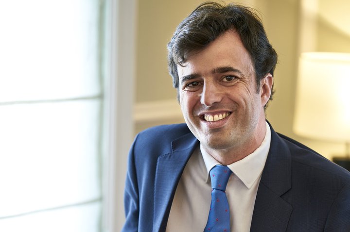 Alfonso Aramendia es nombrado socio de Azora