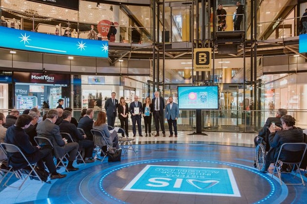 Merlin certifica sus centros comerciales con AIS, la acreditación internacional de accesibilidad