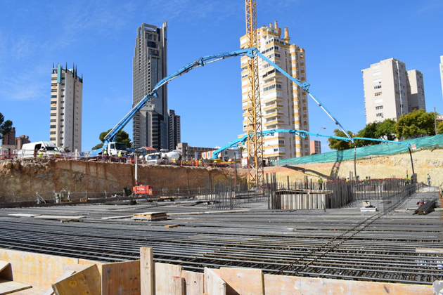 Alibuilding ejecuta el hormigonado para sostener su rascacielos Benidorm Beach, en Benidorm
