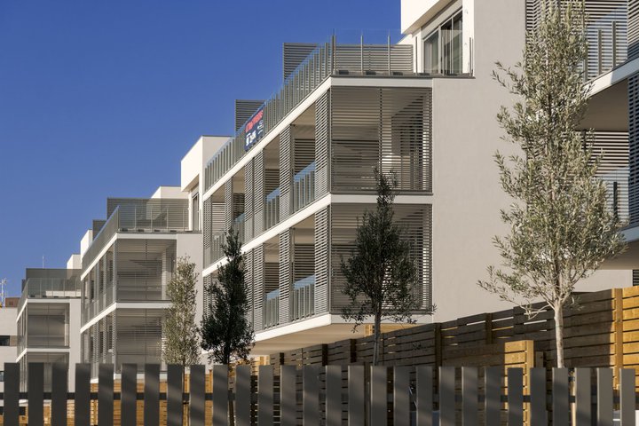 Bloque de viviendas de la promoción Nisart de AEDAS Homes en Sitges, Barcelona
