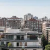 La compraventa de vivienda cae un 11,8% en mayo mientras los precios suben un 8,8%