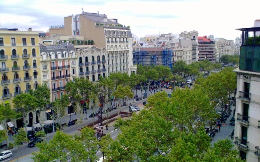 Passeig de Gràcia encabeza de nuevo las rentas comerciales más altas de España