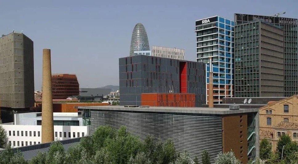 Madrid modera la contratación de oficinas mientras Barcelona se dispara un 84%