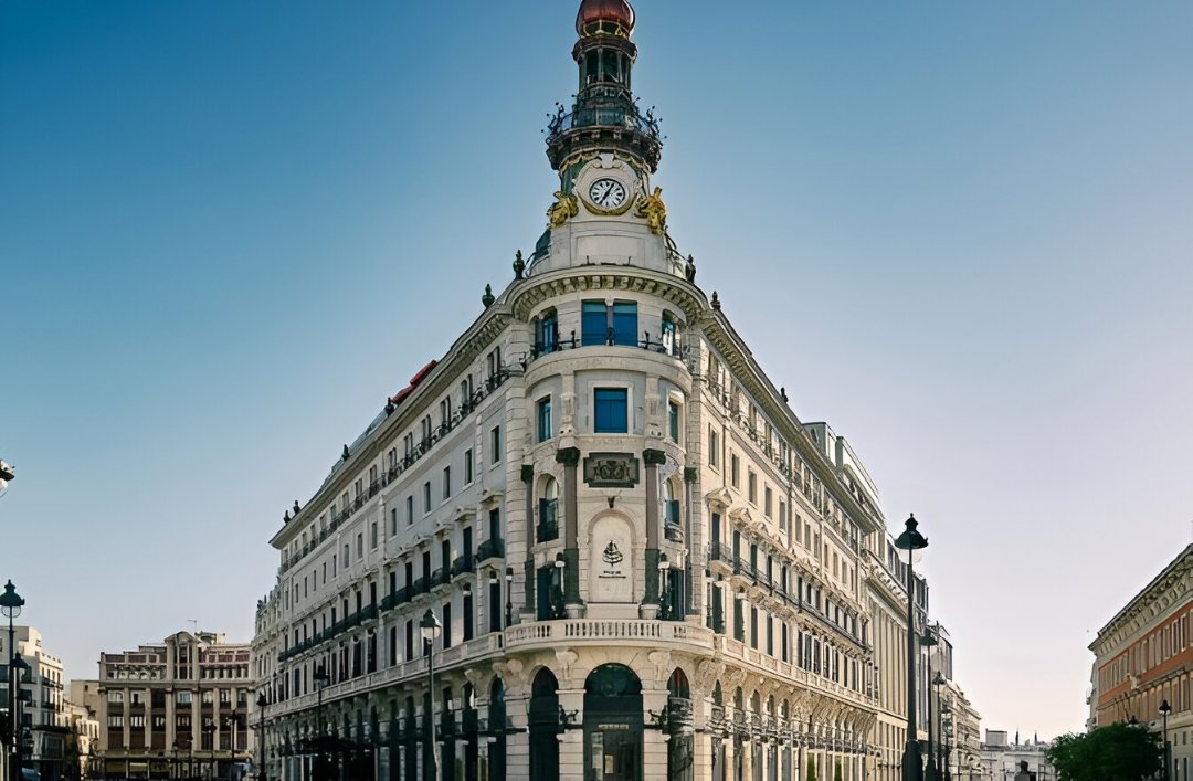 OHLA se queda con la Galería Canalejas y Mohari con el hotel Four Seasons