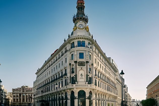 OHLA se queda con la Galería Canalejas y Mohari con el hotel Four Seasons