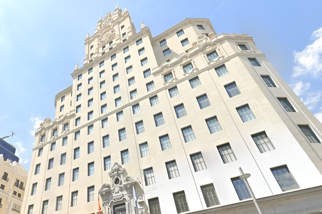Telefónica estudia la posible venta de su histórica sede  en la Gran Vía de Madrid