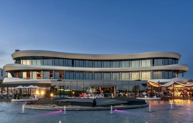 Las ventas en centros y parques comerciales crecen un 6,1% y las afluencias un 3,4%