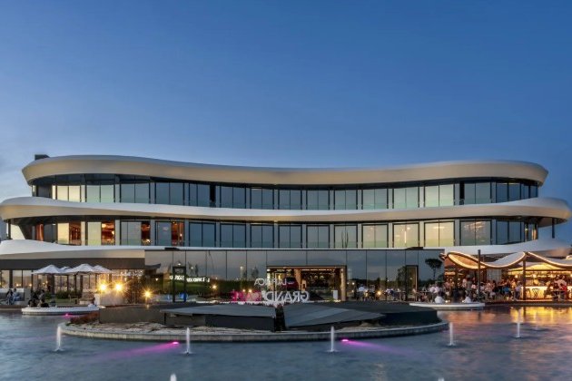 Las ventas en centros y parques comerciales crecen un 6,1% y las afluencias un 3,4%