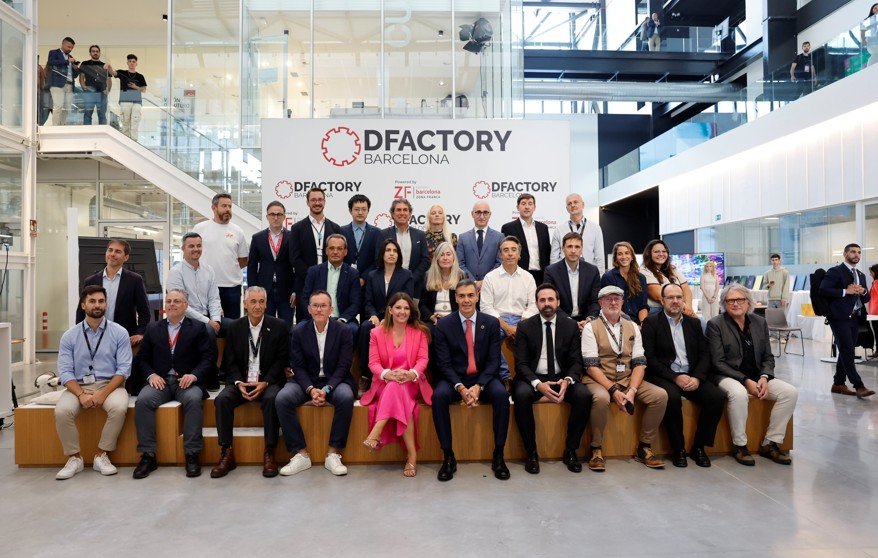 Pedro Sánchez visita DFactory Barcelona durante la celebración de BNEW