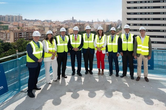 Insur celebra la puesta de bandera del edificio oficinas Noa en Málaga