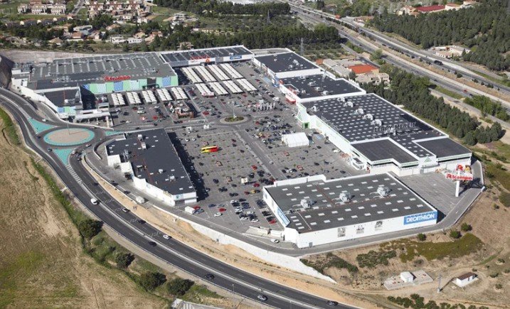 Redevco, en la recta final para comprar el parque comercial Abadía por más de 105 millones