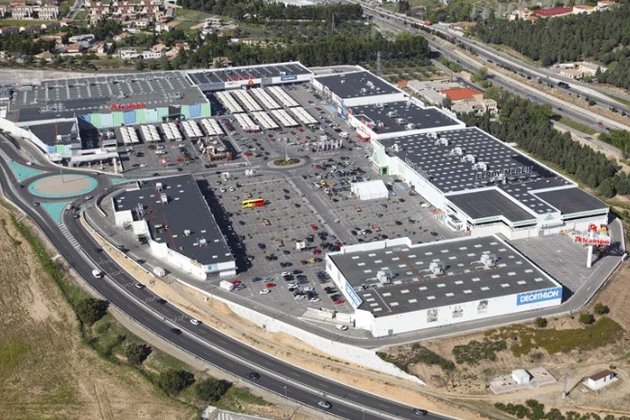 Redevco, en la recta final para comprar el parque comercial Abadía por más de 105 millones
