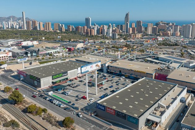 Resolute cierra la venta del centro comercial La Marina al Grupo Inmobic