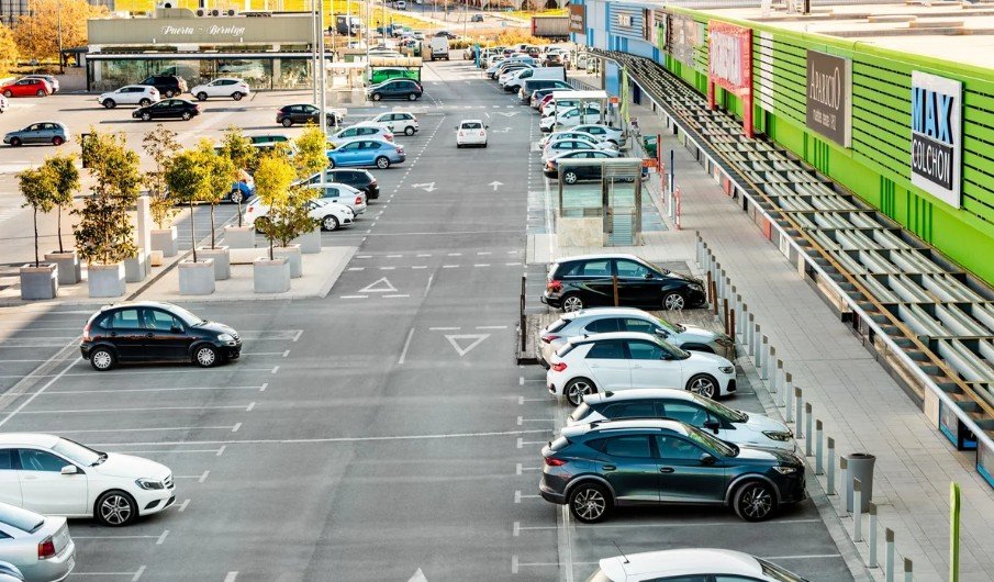 Ares Real Estate Funds compra los parques comerciales de Castellana Properties en España