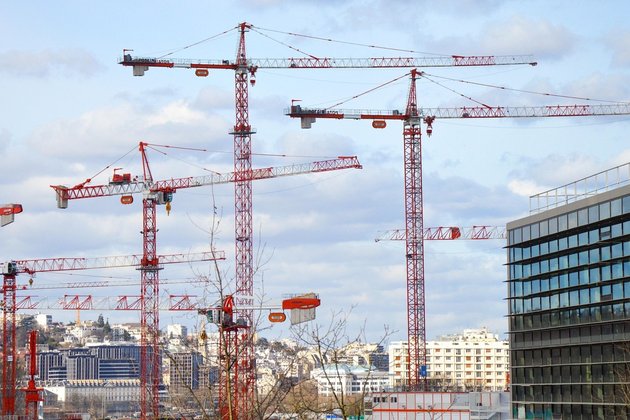 Semanas frente a años: el contraste europeo en las licencias de obra