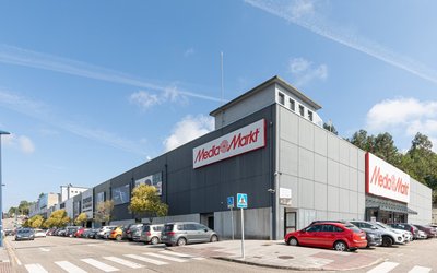 Redevco adquiere tres parques comerciales en España