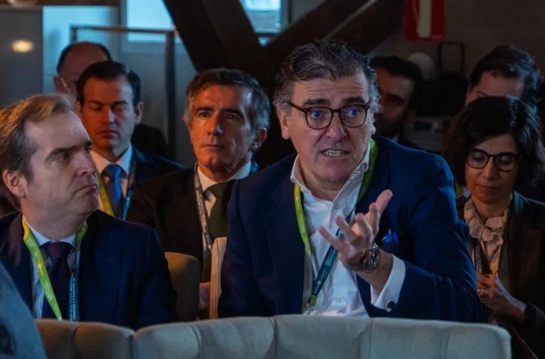 Vehículos inmobiliarios en España: la competencia por el capital global