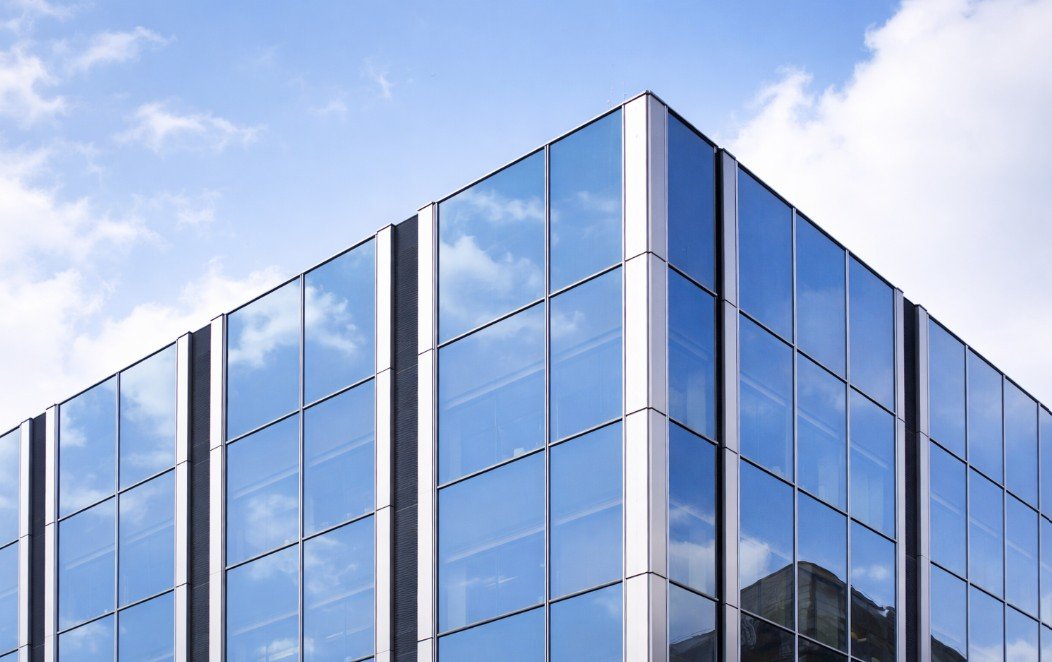 Saint-Gobain cierra 2025 con margen del 11,4% y 3.800 millones en caja