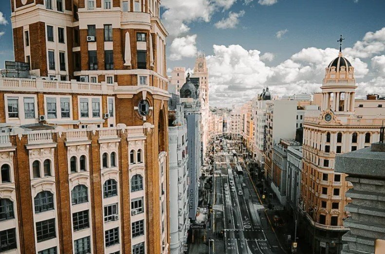 Madrid concentra en febrero un tercio de la inversión en activos terciarios en España