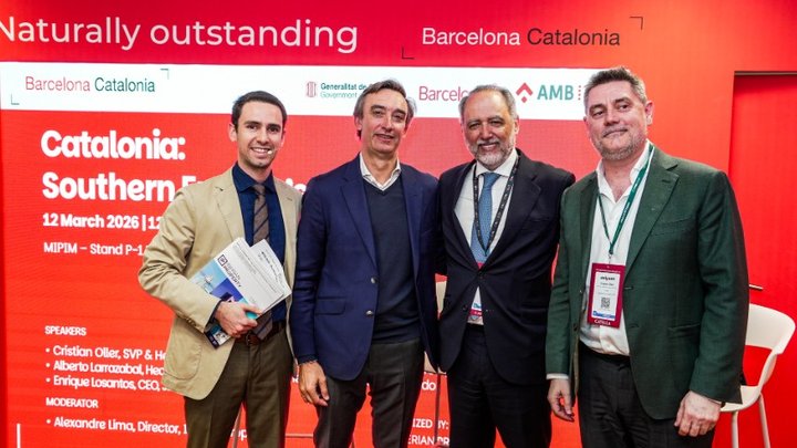 De izquierda a derecha: Alexandre Lima, Cristian Oller, Alberto Larrazabal y Enrique Losantos - MIPIM 2026