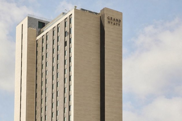 Blasson y Axa ponen a la venta el hotel Sofía de Barcelona