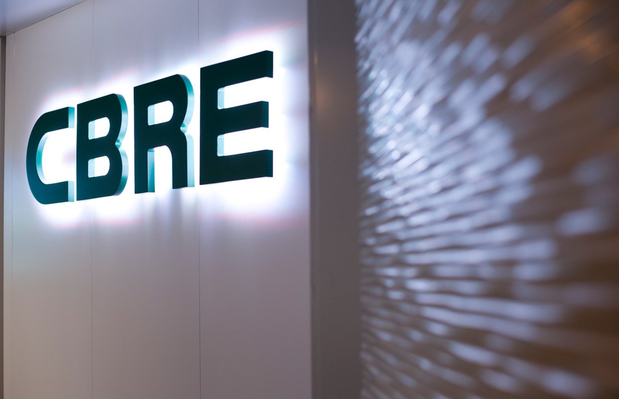 CBRE promociona a 104 profesionales en España y suma 165 incorporaciones