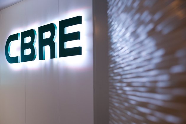CBRE promociona a 104 profesionales en España y suma 165 incorporaciones