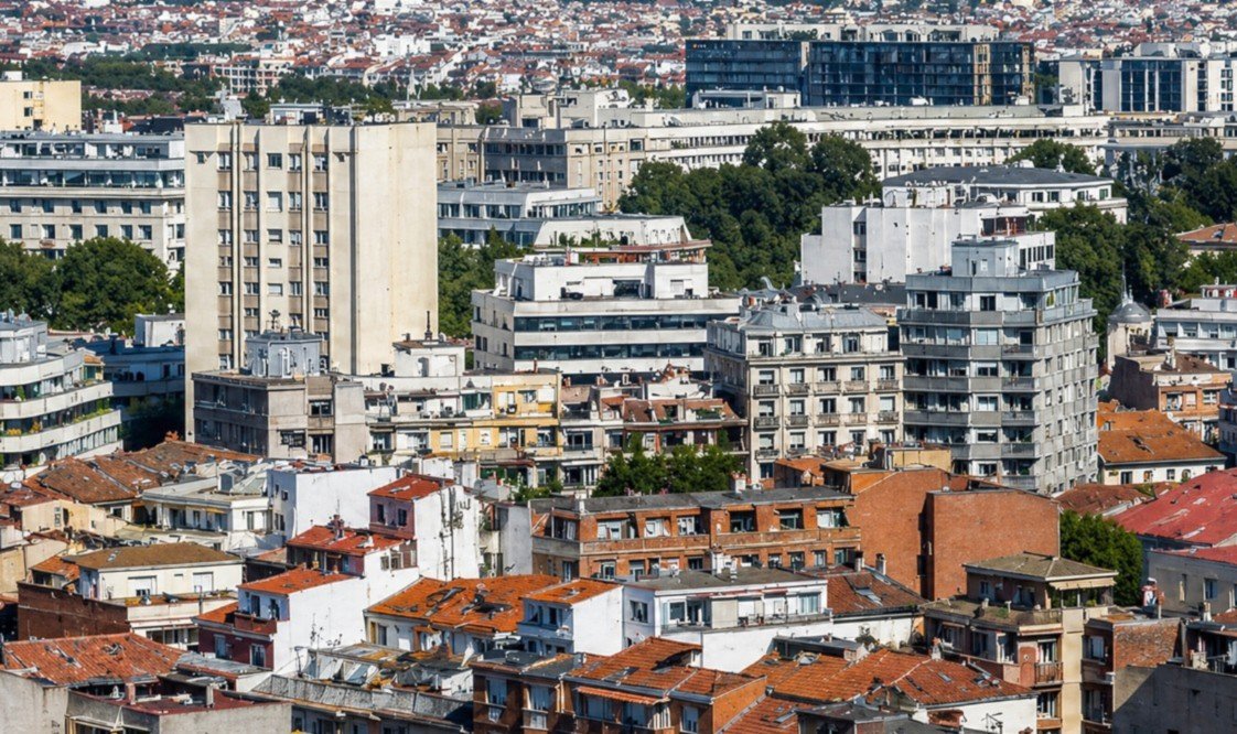 El precio de la vivienda sube un 18,8% en Madrid y un 12% en Barcelona