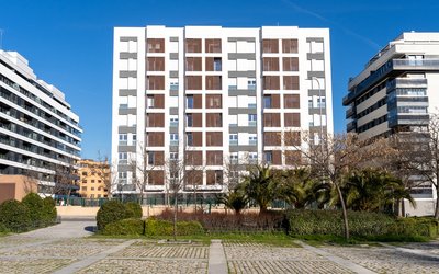 Avintia vende a Vía Ágora una cartera de 452 viviendas asequibles en Madrid