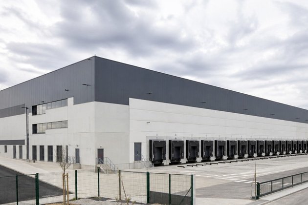 El Corte Inglés compra a LaSalle su centro logístico de Villaverde