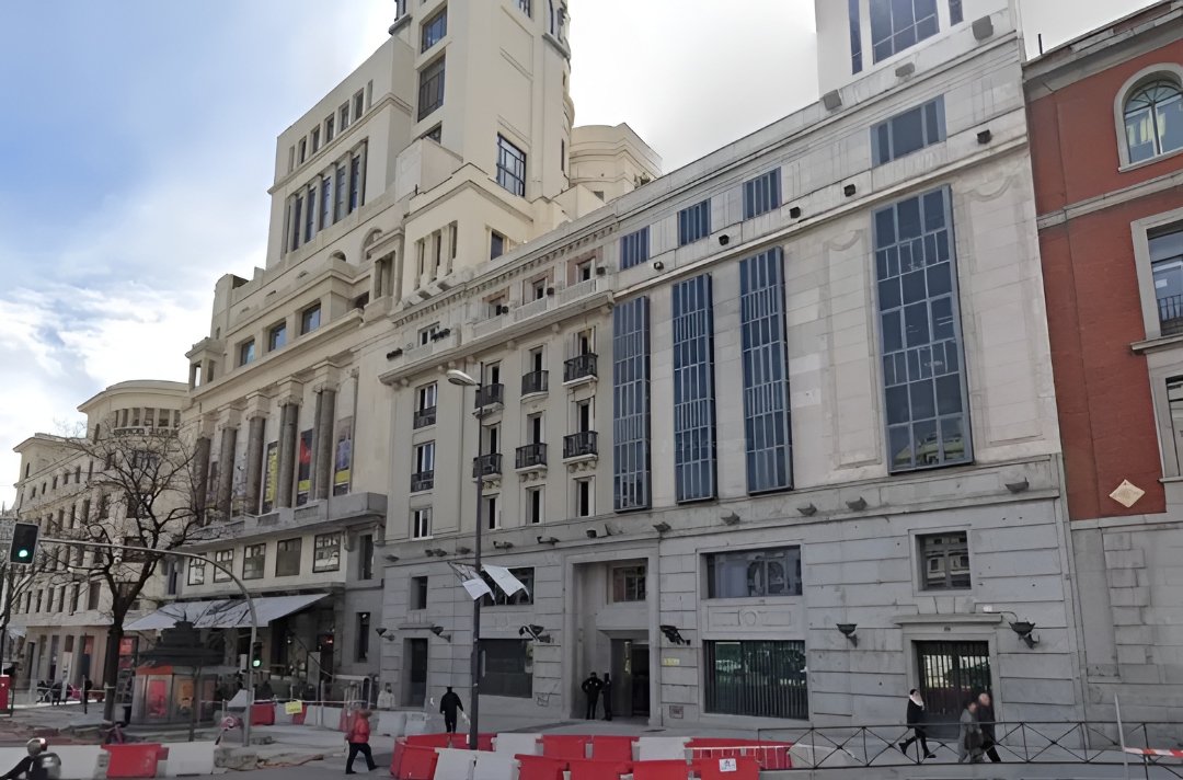 Ardian y Lamar compran a Merlin un edificio de oficinas en Madrid para uso residencial