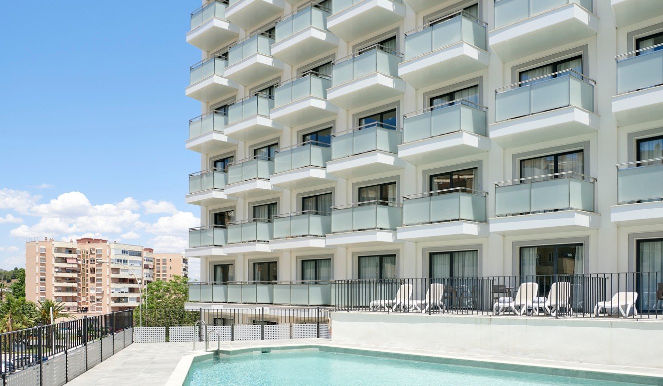 Zetland cierra la venta de dos hoteles tent en Torremolinos y Lloret
