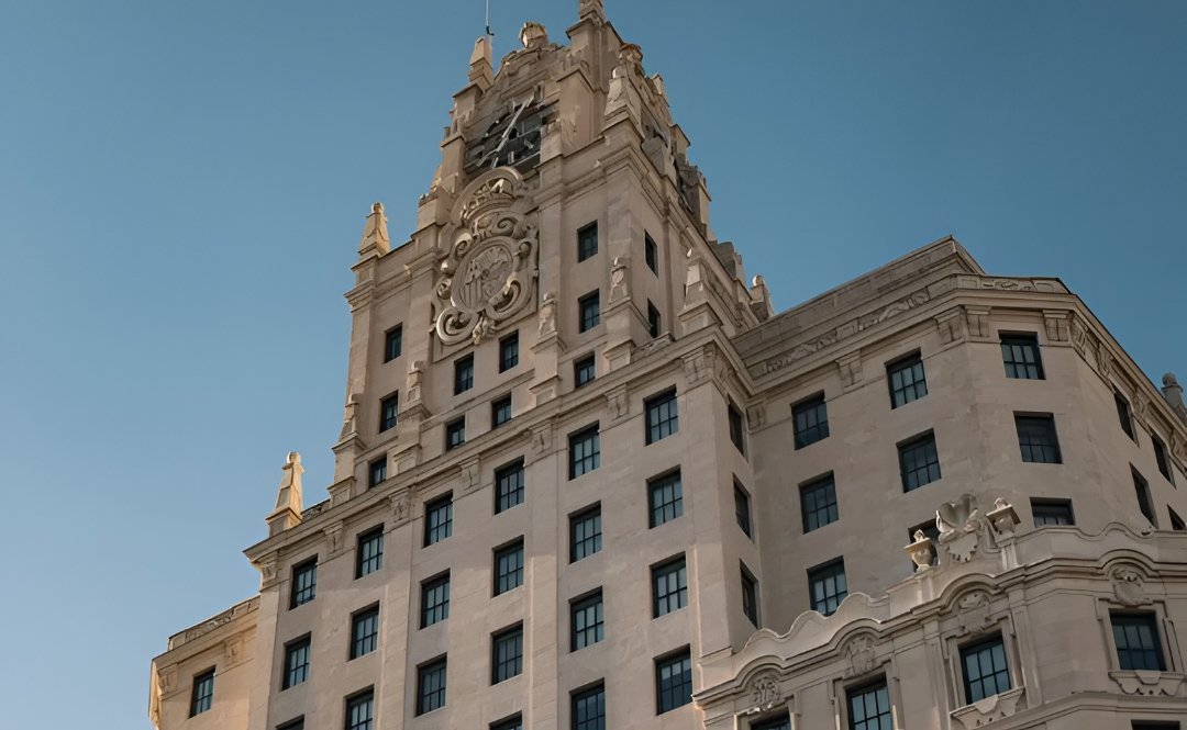 Tomás Olivo cierra la compra de la sede histórica de Telefónica por 200 millones
