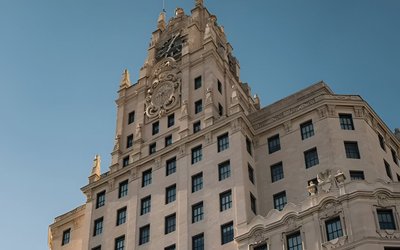Tomás Olivo cierra la compra de la sede histórica de Telefónica por 200 millones