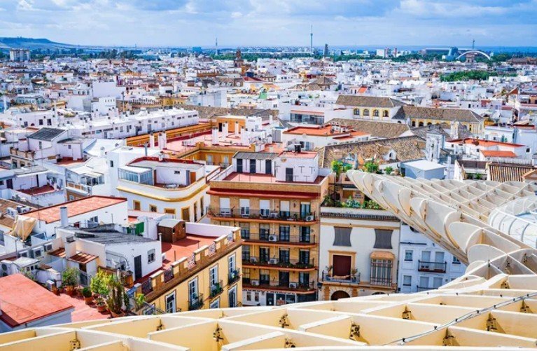 Hestia analiza inversiones por más de 18 millones en edificios turísticos en Sevilla