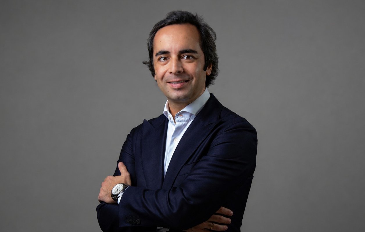 Arker adquiere una participación en LyC Consultores