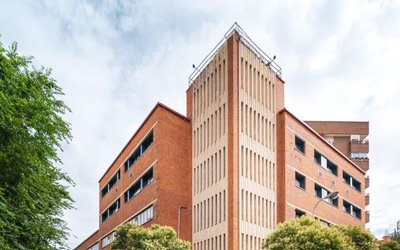 Simplifika convierte un antiguo edificio de oficinas de Madrid en un flex living