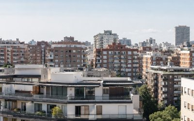 La compraventa de vivienda cae un 11,8% en mayo mientras los precios suben un 8,8%
