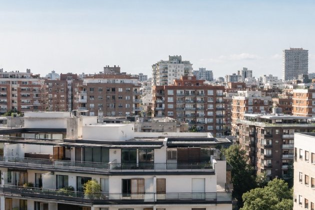 La compraventa de vivienda cae un 11,8% en mayo mientras los precios suben un 8,8%