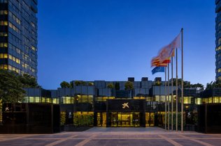 CaixaBank financia con 2.500 millones al sector turístico español hasta junio
