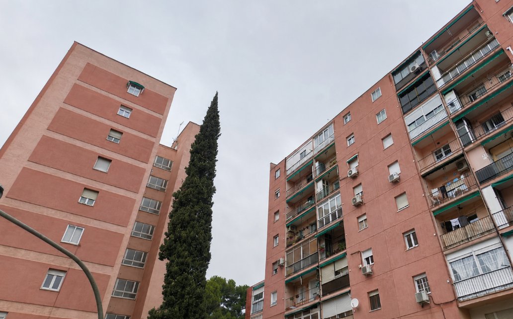 La compraventa de viviendas cae un 4% en junio mientras el precio sube un 8,8%