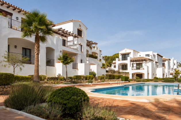 El turismo nacional sostiene las pernoctaciones extrahoteleras en julio