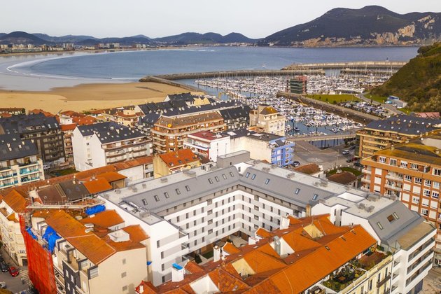 Neinor entrega 106 viviendas en Laredo y se estrena en Cantabria