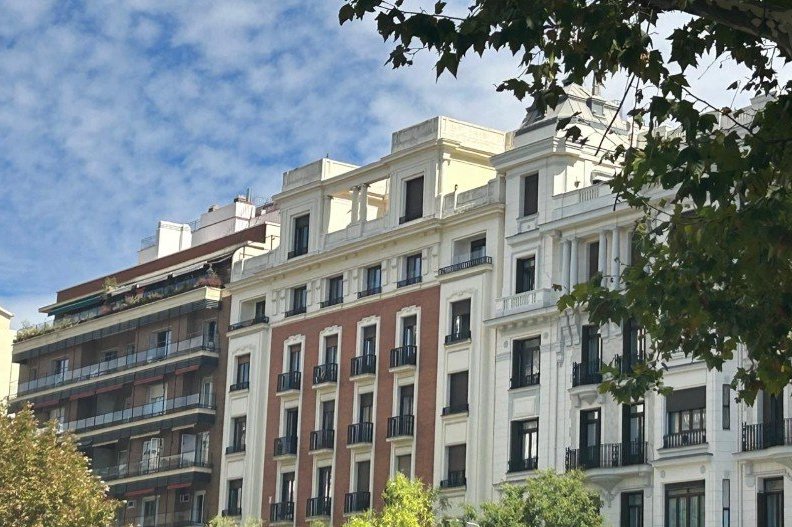La compraventa de viviendas cae un 5,1% en julio y acumula un descenso del 3%