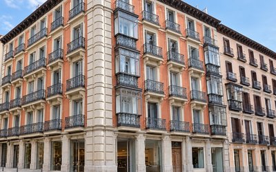Un family office de Kiri AM compra dos locales comerciales en Madrid