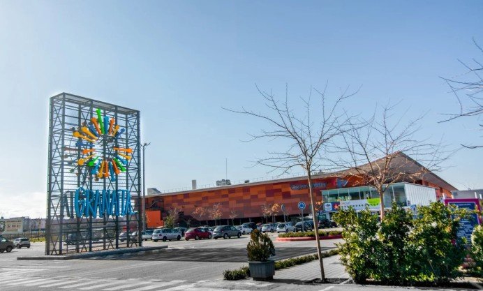 AEW compra a Ares un retail park de 26.700 m2 en Granaita